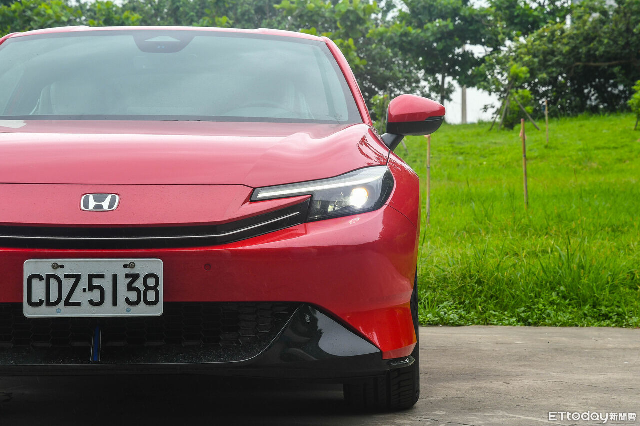 ▲HONDA打破過去日系雙門跑車框架！以截然不同的油電詮釋新美學。（圖／記者徐煜展攝）