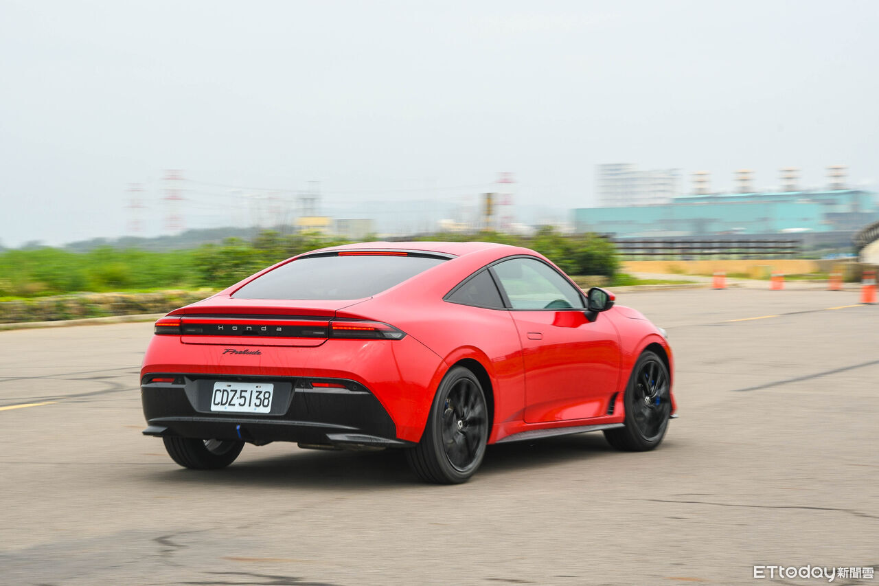 ▲HONDA打破過去日系雙門跑車框架！以截然不同的油電詮釋新美學。（圖／記者徐煜展攝）