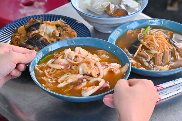 ▲▼福昇小食鱔魚意麵。（圖／橘子狗愛吃糖授權提供）