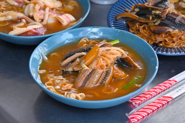 ▲▼福昇小食鱔魚意麵。（圖／橘子狗愛吃糖授權提供）