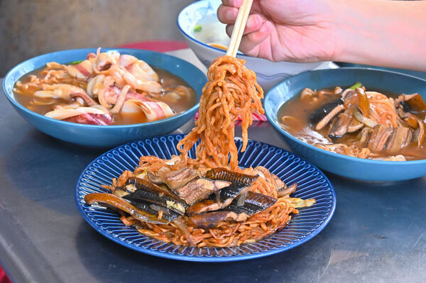 ▲▼福昇小食鱔魚意麵。（圖／橘子狗愛吃糖授權提供）