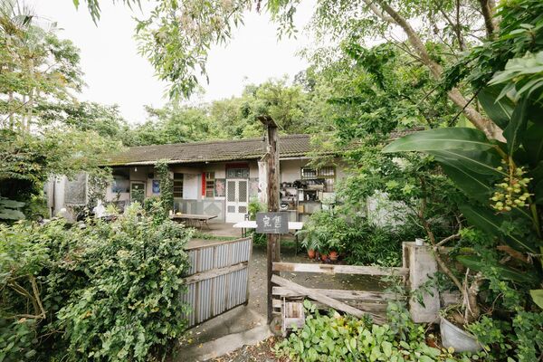 ▲▼知本山上有家麵包店。（圖／部落客黑皮的旅遊筆記授權提供）