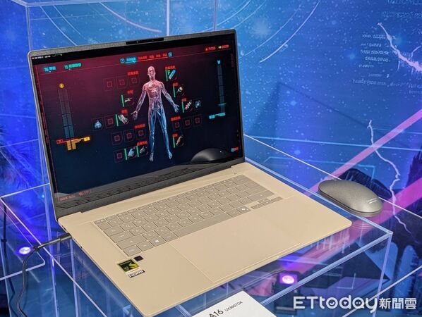 ▲▼今年筆電價格有感上漲,入門款漲幅約 3,000 元,高階款則動輒數萬元。(圖/記者黃肇祥攝)