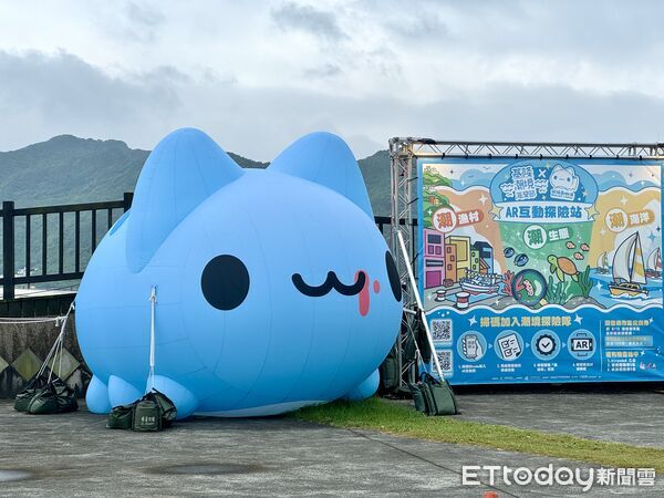 ▲基隆潮境智能海洋館南棟空橋上，分別有咖啡廳「咖央 Cafe Jia Song」、質感茶館「小隱茶庵」。（圖／記者彭懷玉攝）