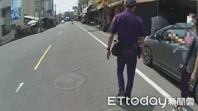 屏東婦買完水果「突沒電刁車」 警秒接電霸解圍