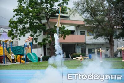 台東國小科學營隊登場 硝糖火箭實作升空點燃學生科學夢