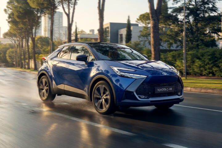 ▲TOYOTA C-HR海外新年式上架！銷售10年賣破210萬輛。（圖／翻攝自TOYOTA）