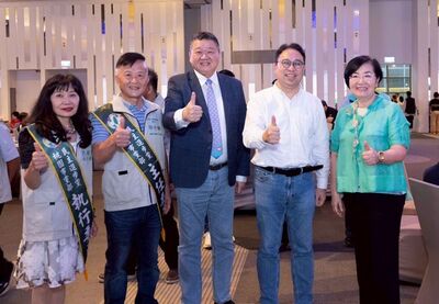 民進黨桃園市黨部主委交接 黃世杰:翻轉桃園改善停滯市政