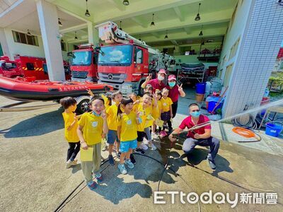 幼兒園參訪南消新化消防隊　萌娃化身一日防災小英雄