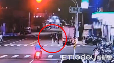 不爽物流車擋道!醉男「徒手折斷雨刷」爆大亂鬥 友嗆警遭管束