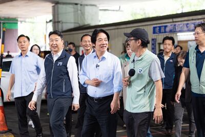 影／賴清德親赴休息站關心計程車運將　油價補貼每車最高1萬5000