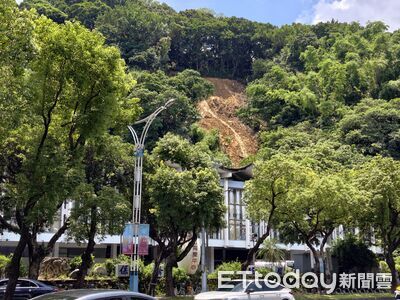 圓山崩塌驚悚畫面曝！面積達60×30m...將「空吊」怪手進場清理