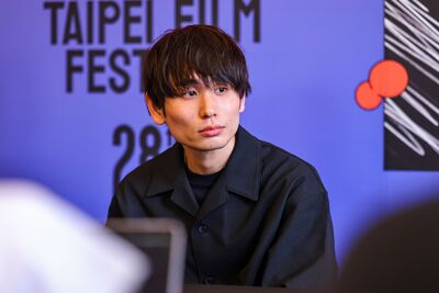 棄造型師工作栽進電影圈!33歲導演苦熬揭代價:只能用存款活下去