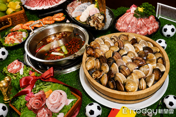 ▲涮樂和牛鍋物世足應援「九孔鮑魚吃到飽」、熊一頂級燒肉世足應援，「九孔鮑魚吃到飽」，馬辣、新馬辣、新馬辣PLUS世足應援「XXL大蛤吃到飽」。（圖／馬辣集團提供）