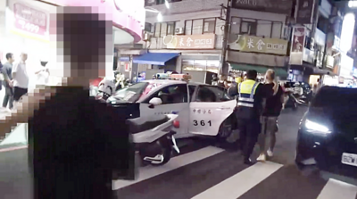 預告再衝章魚燒攤討債！網紅鍾小鍾囂張直播　警強力攔截送辦
