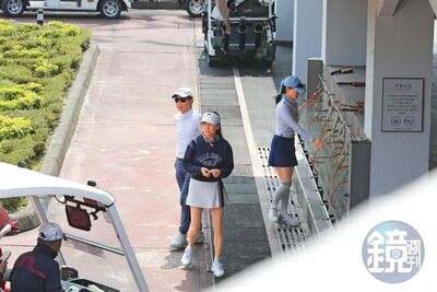 郭台銘「婚外對象」不只一言難盡！擁36E豪乳遭爆靠「後天努力」