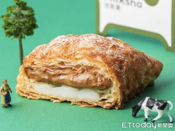 ▲▼beard papa&rsquo;s本月找來迷客夏聯手推出新口味「娜杯紅茶拿鐵」，同時開賣「芒果乳酪泡芙」，人氣派皮「QQ麻糬派」、「脆糖耶克」也同步回歸。（圖／beard papa&rsquo;s提供）