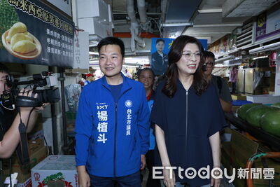 影/陪楊植斗掃市場擋民眾買菜 阿北諷鄭麗文「共產黨作為」