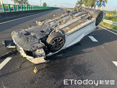 國3竹田段死亡車禍！自小客撞護欄4輪朝天　27歲男噴飛車外不治