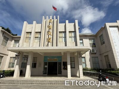 收50萬助潮牌服飾大亨偷渡！機場接送還住民宿　5集團成員起訴