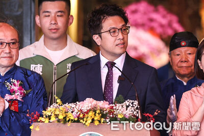信義區較時尚?奢華vs平價遮陽傘 沈伯洋:曬同個太陽不該有差別