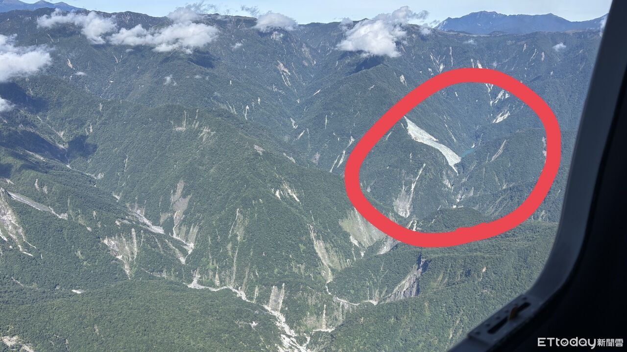黑鷹載送9特遣人員深入萬里溪堰塞湖區 現地勘查5天 | ETtoday生活新聞 | ETtoday新聞雲