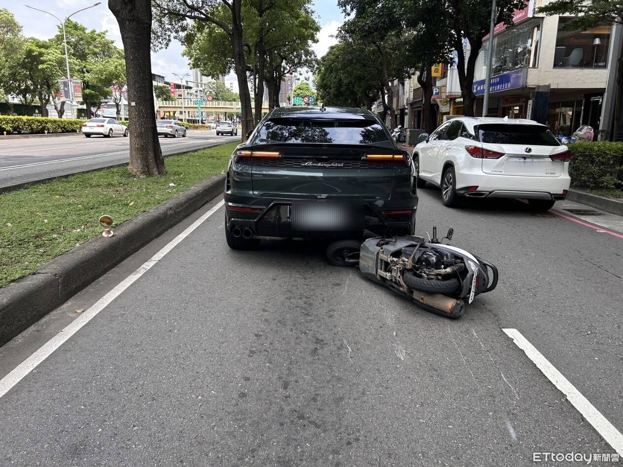 撞上等紅燈藍寶堅尼休旅 高雄女騎士嚇呆了...先加賴再談賠償 | ETtoday社會新聞 | ETtoday新聞雲
