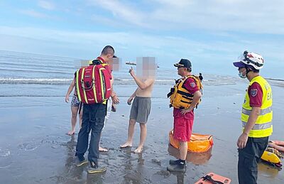 桃園笨港沙灘3少戲水險遭捲走　海巡出動遙控式救生圈救援