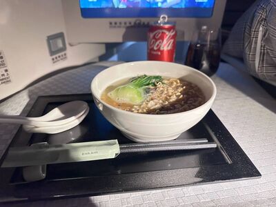 搭深夜航班點泡麵「所有人都醒了」!呂捷:都市傳說是真的