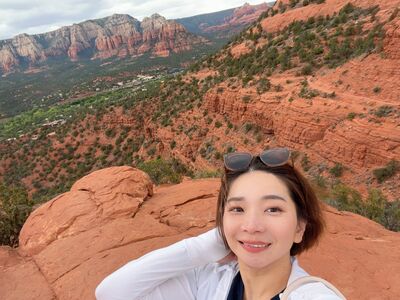 美女主播彭惠筠赴美找晶片　沙漠遇6度低溫「冷到睡不著」