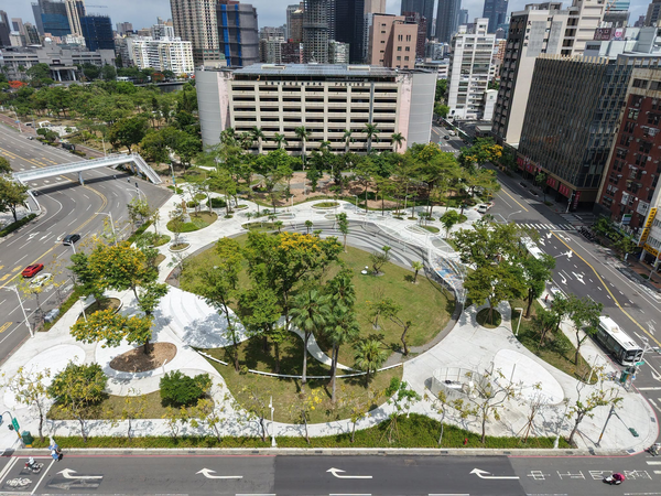 ▲▼鹽埕市民廣場。（圖／翻攝自高雄市政府工務局臉書專頁）