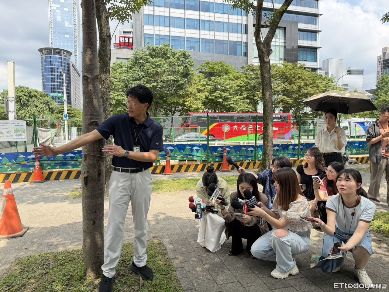 議員批「捨樹求菇」 蔣萬安:去年規劃無障礙空間、非為遮陽傘移走 | ETtoday政治新聞 | ETtoday新聞雲