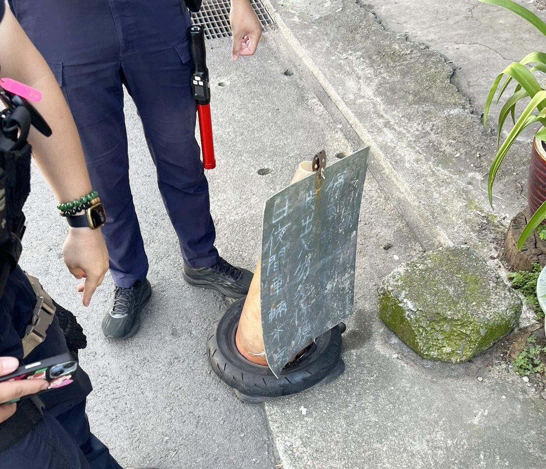 阿北騎車遭鐵片割傷「鮮血沿路滴」 大溪警戰術止血帶救命 | ETtoday社會新聞 | ETtoday新聞雲