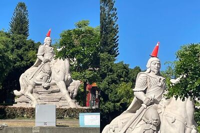 台南鄭成功石像遭惡搞！頭頂放三角錐變「分類帽」　畫面曝光