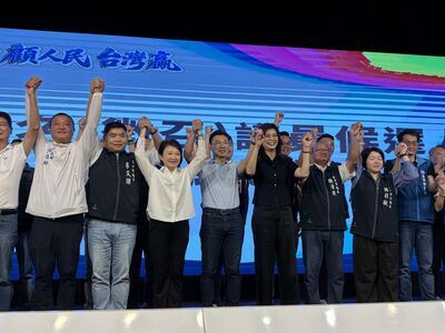 同框盧秀燕喊「多太陽是好事」 鄭麗文:盧市長是我們共同的媽媽