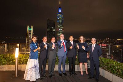 101為美國國慶點燈!林佳龍同框谷立言韓國瑜 宣布設駐鳳凰城辦事處