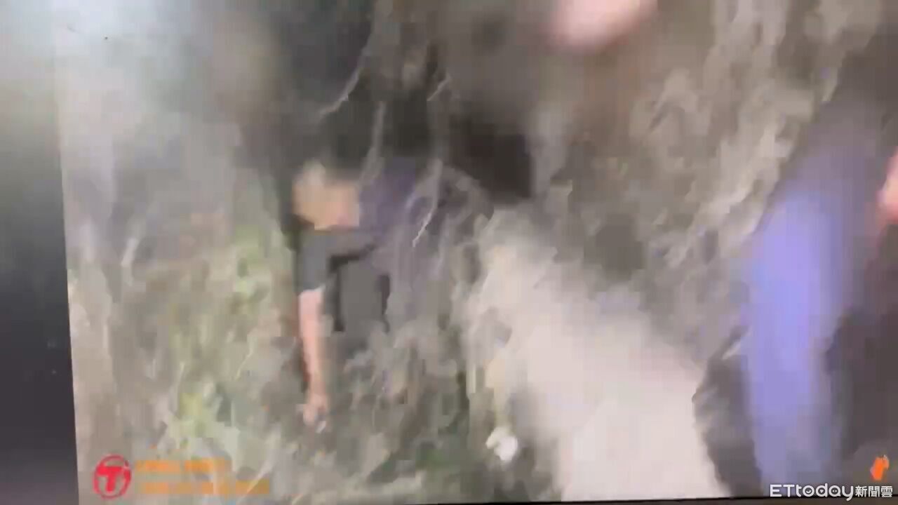 屏東騎士違規迴轉逃逸!警一查竟是通緝犯 攔截圍捕畫面曝 | ETtoday社會新聞 | ETtoday新聞雲