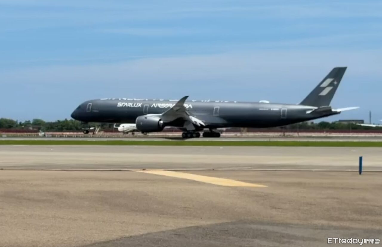 星宇航空藝術機「空山銀」抵台 降落桃機跑道畫面曝 | ETtoday生活新聞 | ETtoday新聞雲