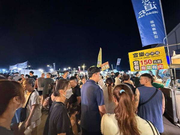 ▲彰化最新「田中秧夜市」人潮。（圖／業者提供）