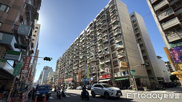 ▲▼   戰地,公寓,一心二路          。（圖／記者張雅雲攝）