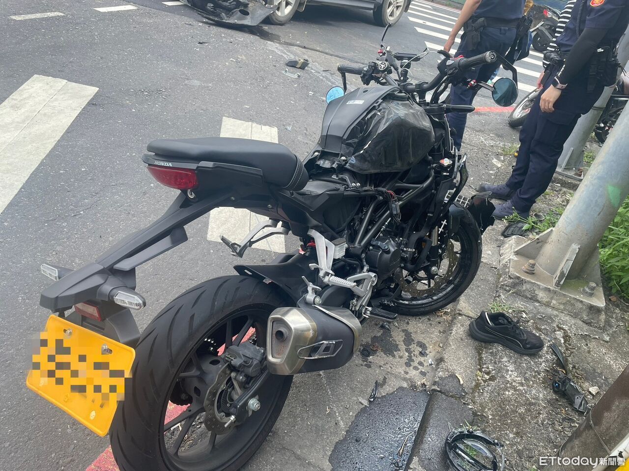 快訊/新店死亡車禍!左轉車與大重機相撞 21歲騎士送醫不治 | ETtoday社會新聞 | ETtoday新聞雲