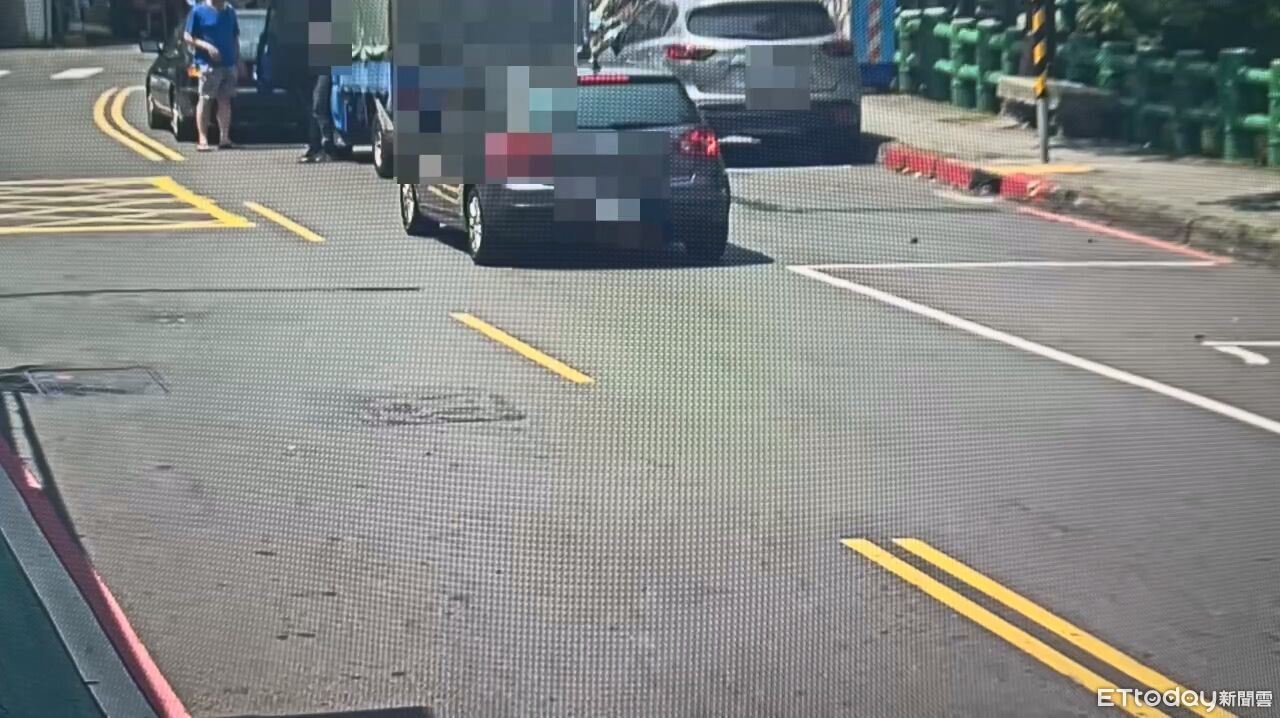 北投小貨車追撞!毒駕男下車查看忘拉手煞車...倒退嚕再撞建物 | ETtoday社會新聞 | ETtoday新聞雲