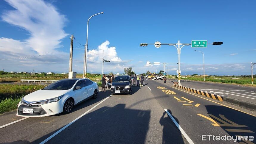 小貨車疑恍神!嘉義台82線「5車連環追撞」 5駕駛受傷送醫 | ETtoday社會新聞 | ETtoday新聞雲