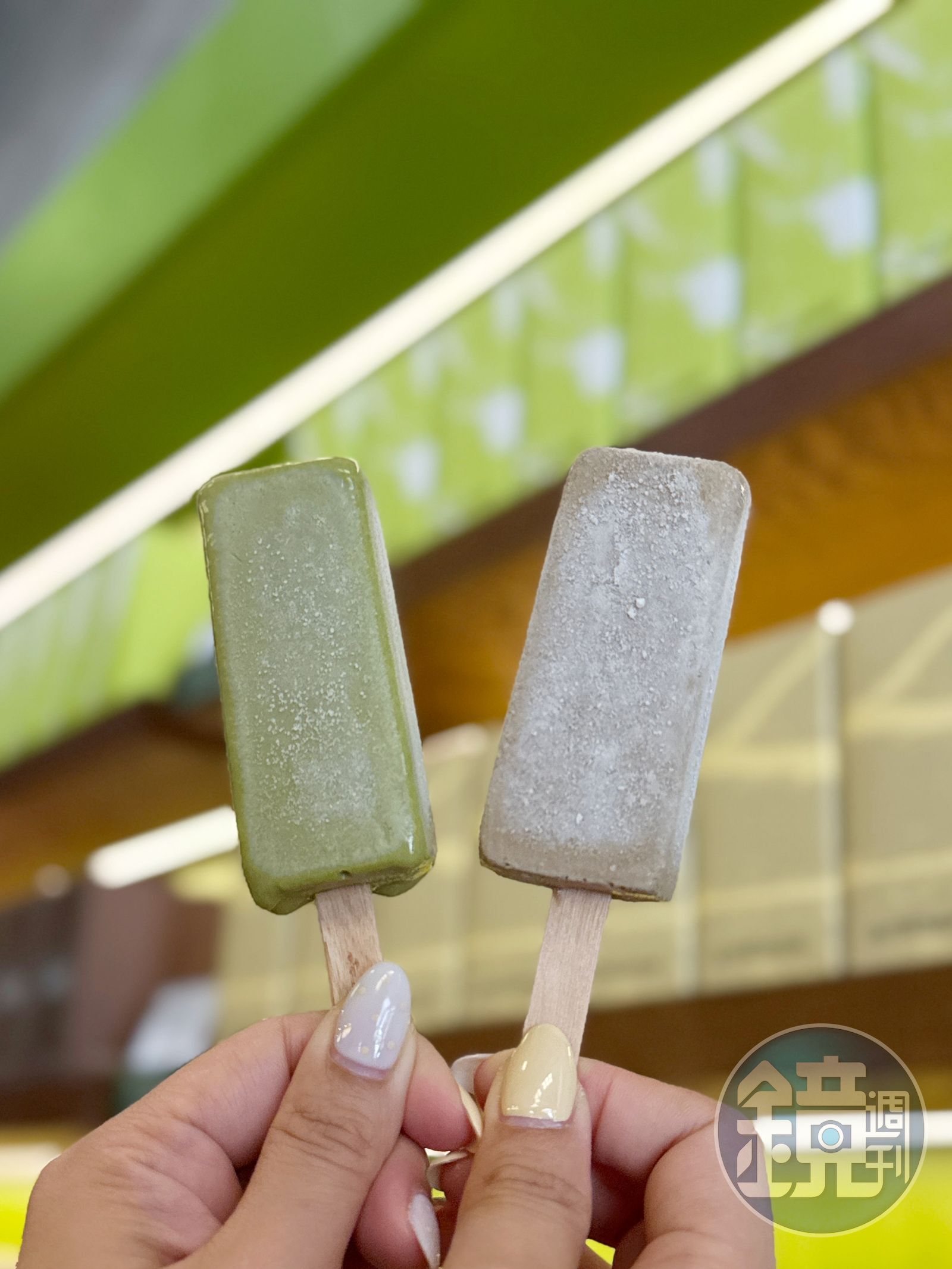 「TH&Eacute; ICE CREAM BAR茶雪糕」共有阿里山金萱、台東紅烏龍、坪林鐵觀音及香草牛奶4種口味。（皆49元／支）
