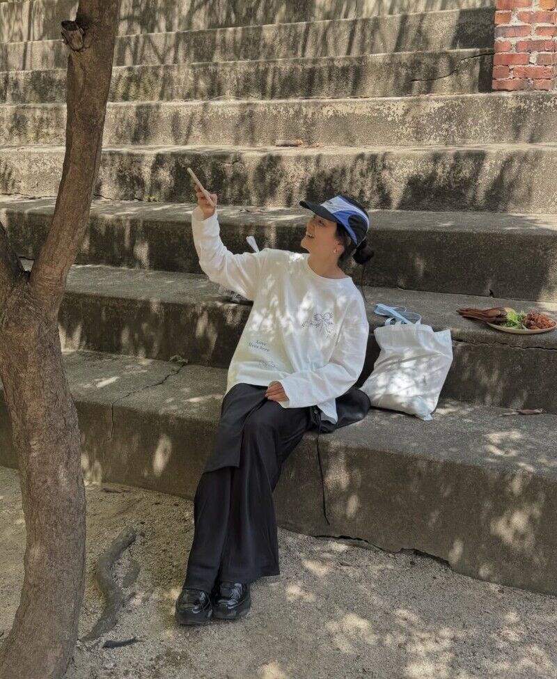 《鐵拳教育》金武烈老婆是誰？模範夫妻始於「一場意外告白」，尹昇娥的氣質穿搭值得學習！
