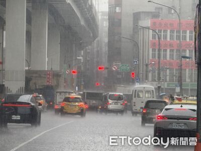 快訊/下班注意 豪雨狂炸4縣市