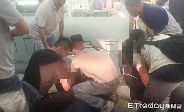 ▲涉嫌殺害傅姓男子的張姓主嫌在超商前落網            。（圖／記者吳奕靖翻攝）