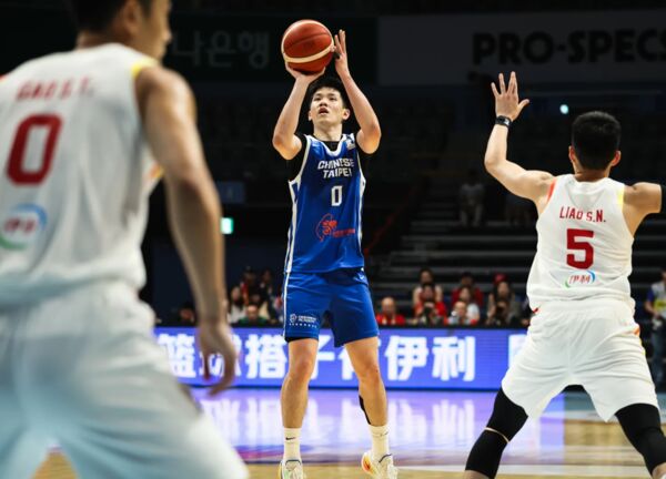 ▲中華男籃陳盈駿、林庭謙、馬建豪，中國男籃楊瀚森。（圖／取自FIBA官網）