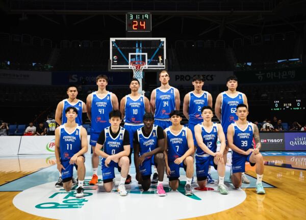 ▲中華男籃陳盈駿、林庭謙、馬建豪，中國男籃楊瀚森。（圖／取自FIBA官網）