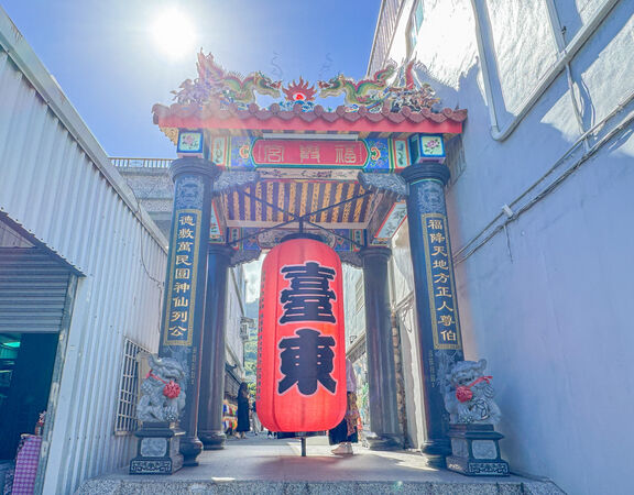 ▲▼台東太麻里招財貓土地公廟。（圖／讀者授權提供，請勿翻攝，以免侵權）